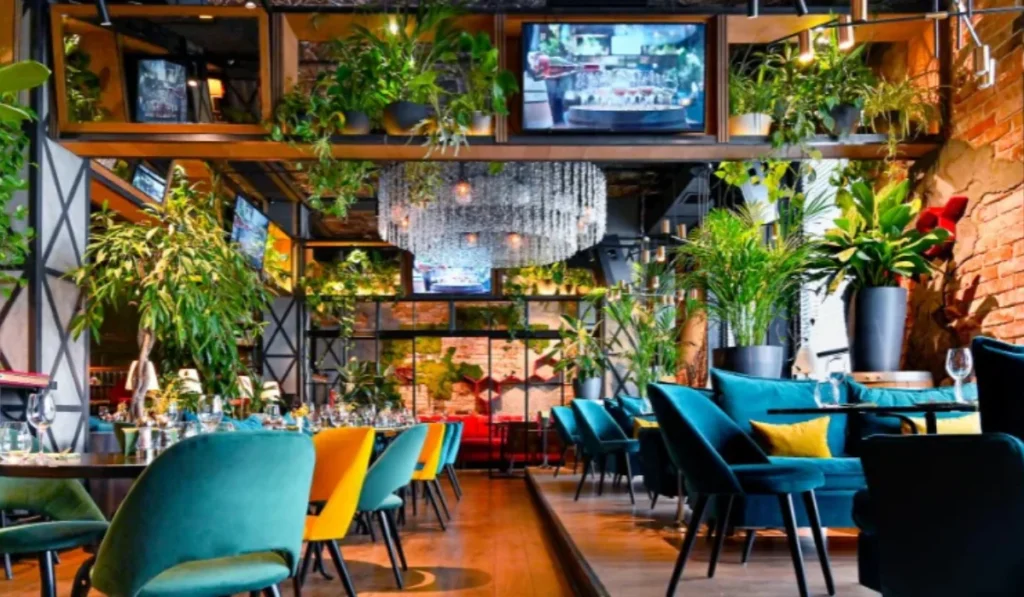 Karachis Best Restaurants for Family Dinning