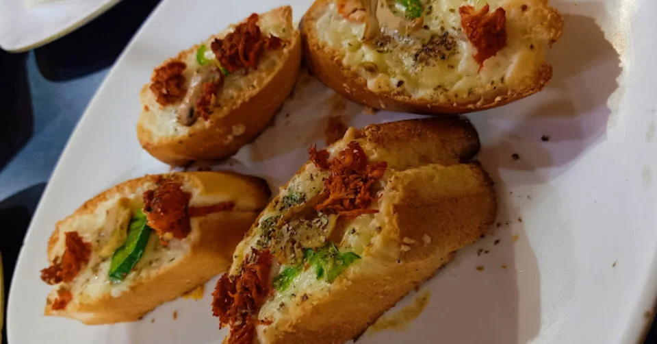 10 Best Restaurants in Gulshan-e-Iqbal Karachi 7 Pizza 2000 Restaurant gulshan Karachi